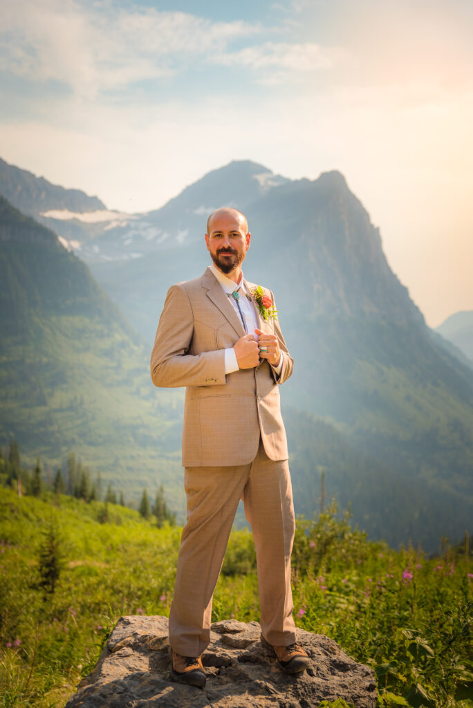 Couple in Glacier National Park eloping with Jill Jones Photography