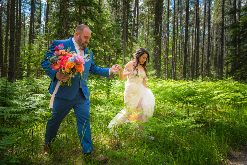 Montana wedding couple getting married in Glacier National Park