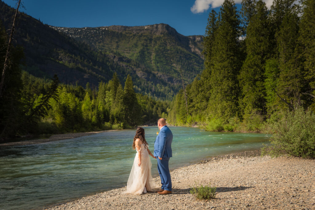 Montana wedding couple getting married in Glacier National Park